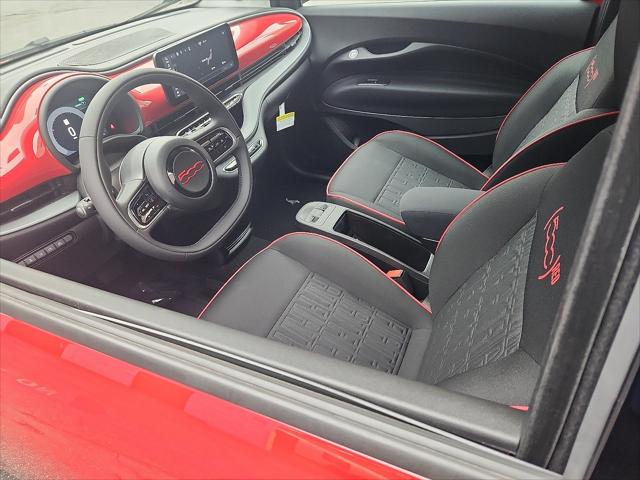2024 Fiat FIAT 500e 500e INSPI(RED)