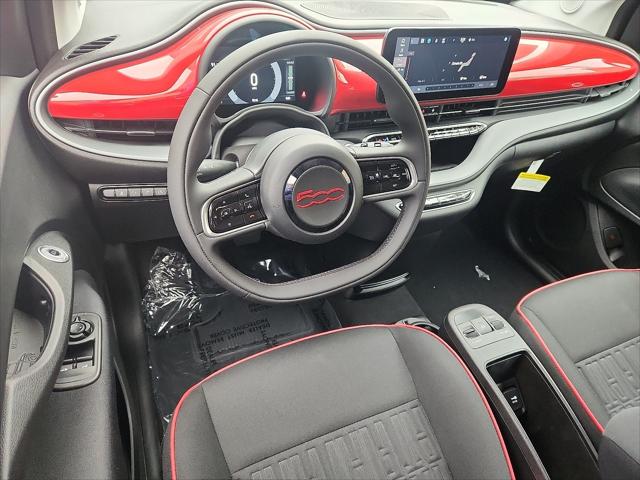 2024 Fiat FIAT 500e 500e INSPI(RED)