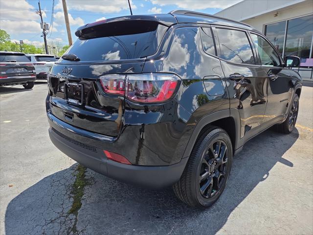 2025 Jeep Compass COMPASS LATITUDE 4X4