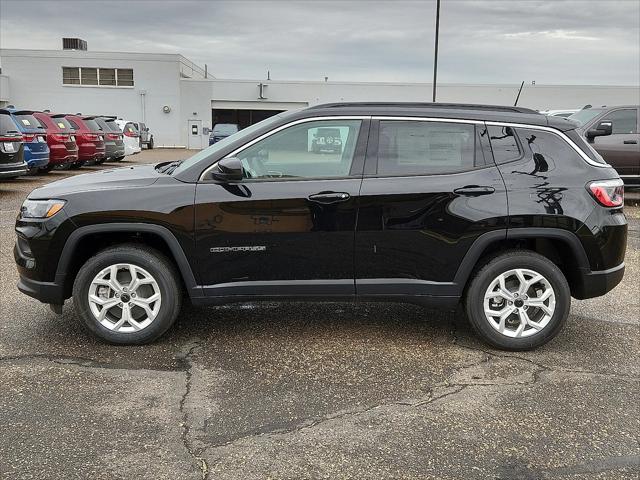 2025 Jeep Compass COMPASS LATITUDE 4X4