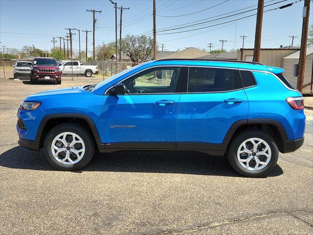 2025 Jeep Compass COMPASS LATITUDE 4X4