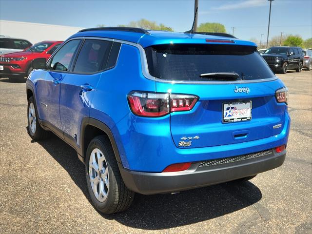 2025 Jeep Compass COMPASS LATITUDE 4X4
