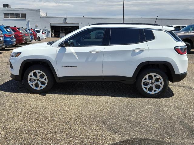 2025 Jeep Compass COMPASS LATITUDE 4X4