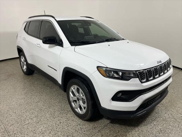 2025 Jeep Compass COMPASS LATITUDE 4X4