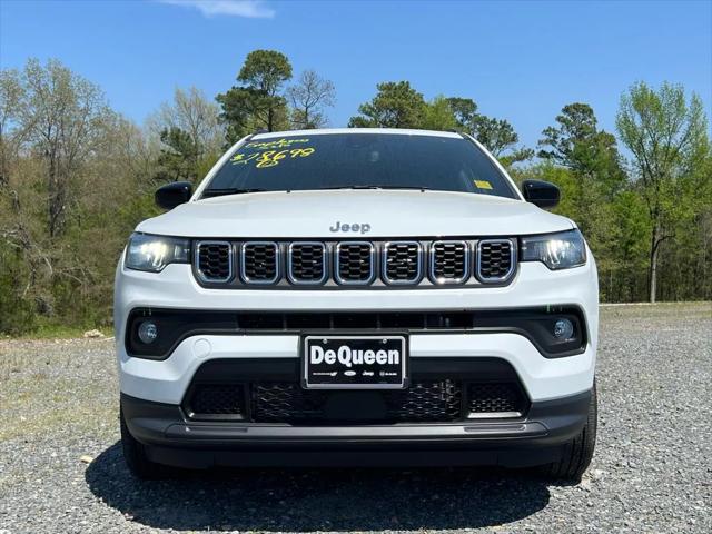 2025 Jeep Compass COMPASS LATITUDE 4X4