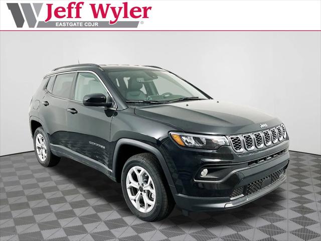 2025 Jeep Compass COMPASS LATITUDE 4X4