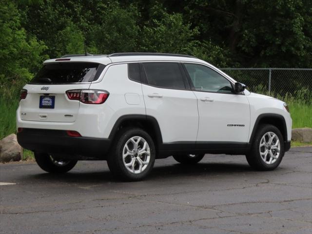 2025 Jeep Compass COMPASS LATITUDE 4X4