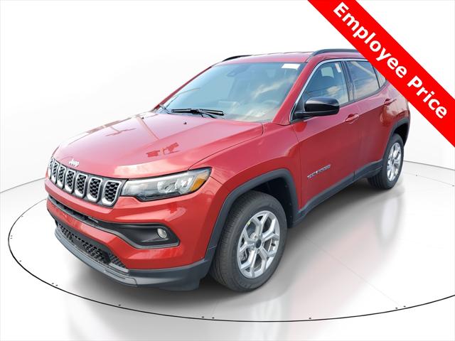 2025 Jeep Compass COMPASS LATITUDE 4X4