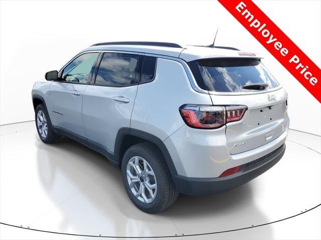 2025 Jeep Compass COMPASS LATITUDE 4X4