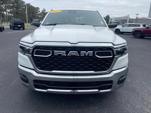 2025 RAM Ram 1500 RAM 1500 TRADESMAN CREW CAB 4X2 64 BOX