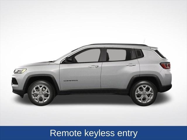 2025 Jeep Compass COMPASS LATITUDE 4X4