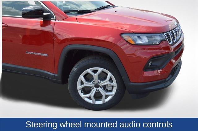 2025 Jeep Compass COMPASS LATITUDE 4X4