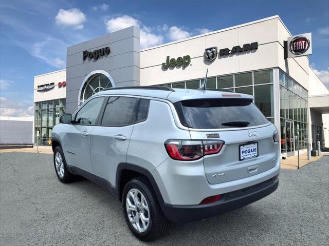 2025 Jeep Compass COMPASS LATITUDE 4X4