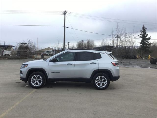 2025 Jeep Compass COMPASS LATITUDE 4X4