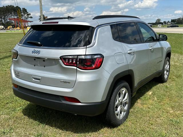 2025 Jeep Compass COMPASS LATITUDE 4X4