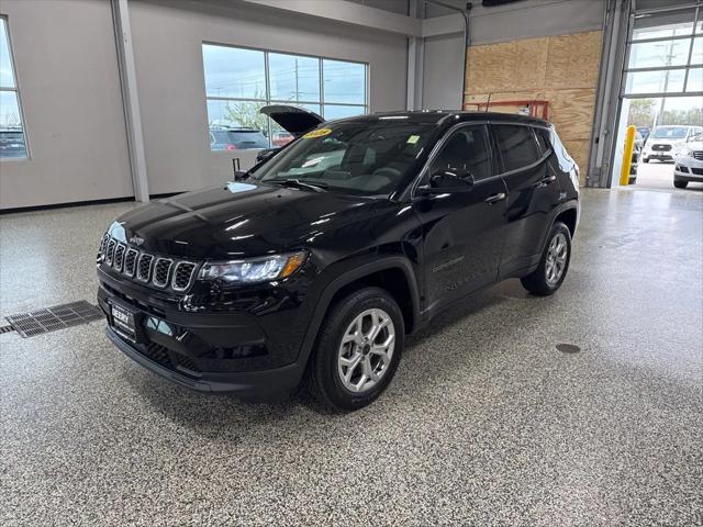 2025 Jeep Compass COMPASS SPORT 4X4