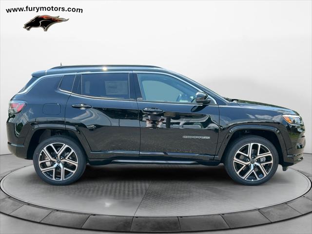 2025 Jeep Compass COMPASS LIMITED 4X4
