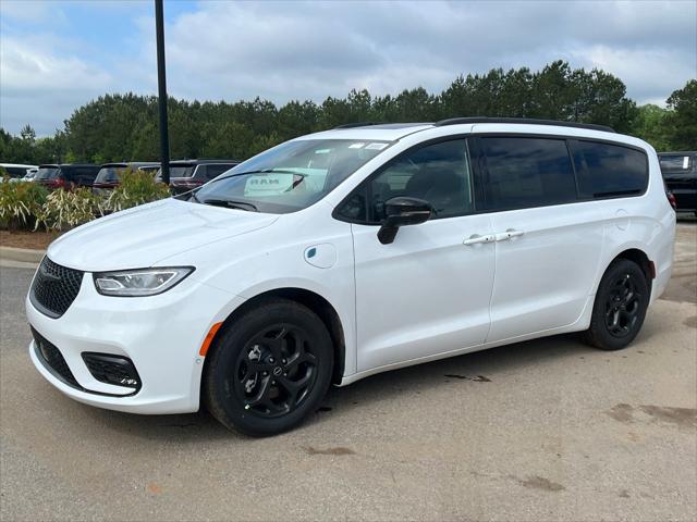2025 Chrysler Pacifica Hybrid PACIFICA PLUG-IN HYBRID S APPEARANCE