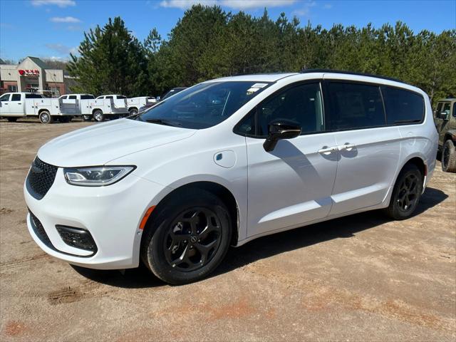 2025 Chrysler Pacifica Hybrid PACIFICA PLUG-IN HYBRID S APPEARANCE