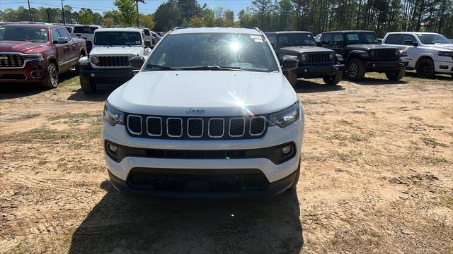 2025 Jeep Compass COMPASS LATITUDE 4X4