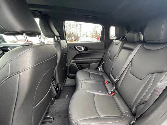 2025 Jeep Compass COMPASS LIMITED 4X4