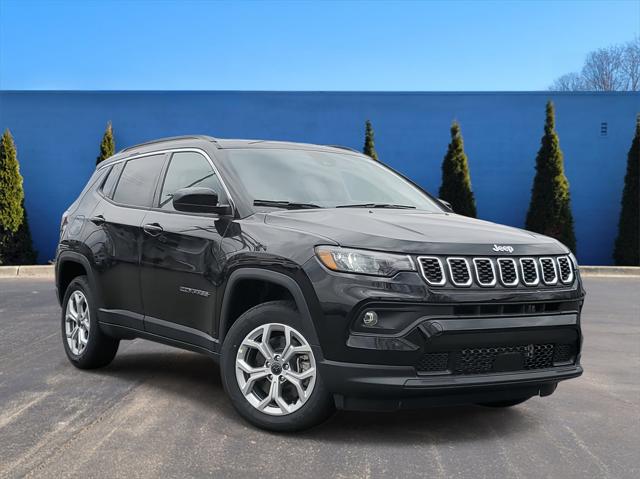 2025 Jeep Compass COMPASS LATITUDE 4X4