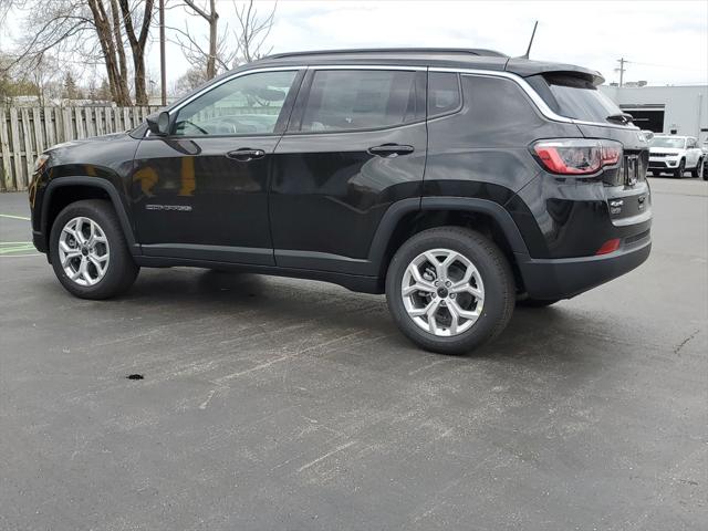 2025 Jeep Compass COMPASS LATITUDE 4X4