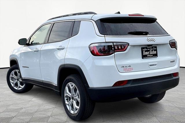 2025 Jeep Compass COMPASS LATITUDE 4X4