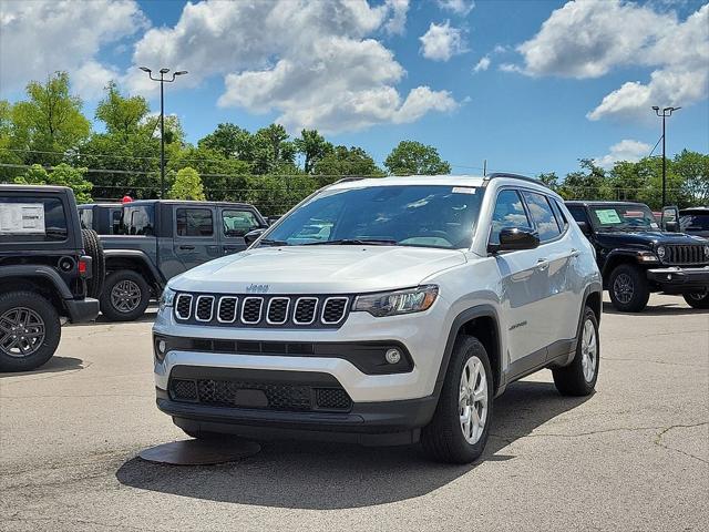 2025 Jeep Compass COMPASS LATITUDE 4X4