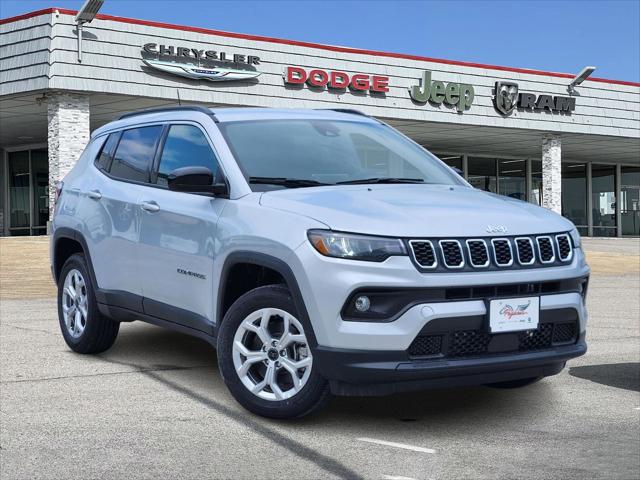 2025 Jeep Compass COMPASS LATITUDE 4X4