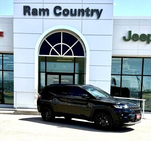 2025 Jeep Compass COMPASS LATITUDE 4X4