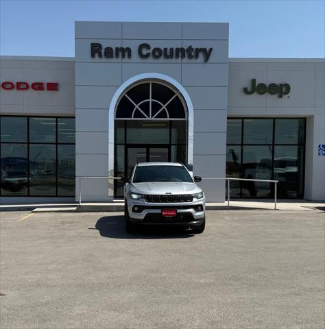 2025 Jeep Compass COMPASS LATITUDE 4X4