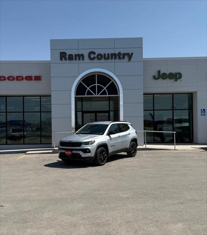 2025 Jeep Compass COMPASS LATITUDE 4X4