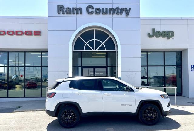 2025 Jeep Compass COMPASS LATITUDE 4X4
