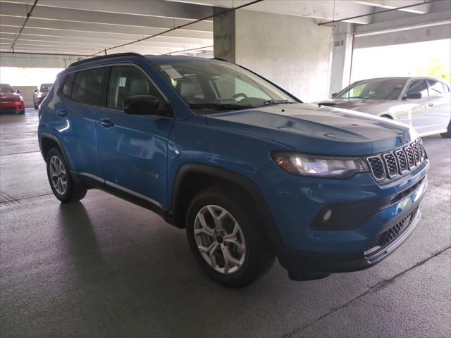 2025 Jeep Compass COMPASS LATITUDE 4X4