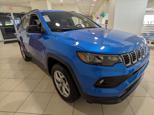 2025 Jeep Compass COMPASS LATITUDE 4X4