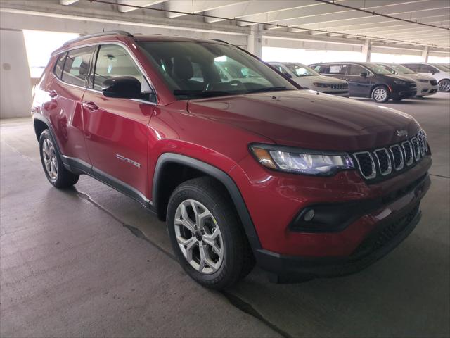 2025 Jeep Compass COMPASS LATITUDE 4X4