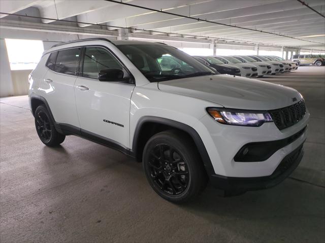 2025 Jeep Compass COMPASS LATITUDE 4X4