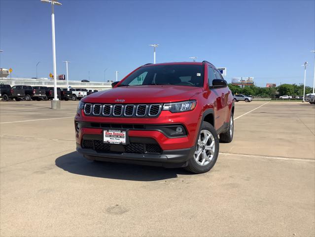 2025 Jeep Compass COMPASS LATITUDE 4X4