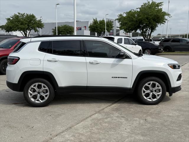 2025 Jeep Compass COMPASS LATITUDE 4X4