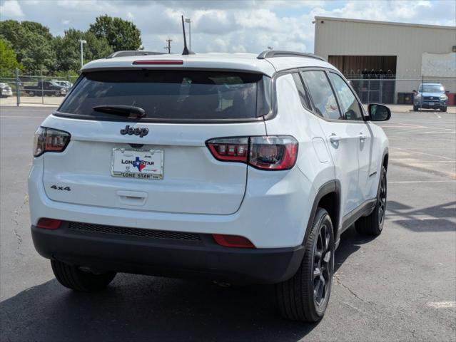 2025 Jeep Compass COMPASS LATITUDE 4X4
