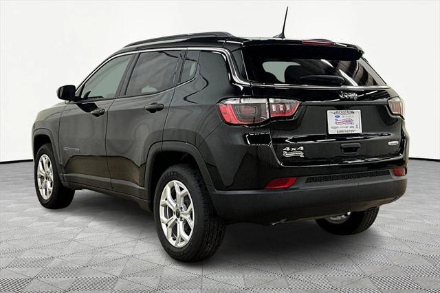 2025 Jeep Compass COMPASS LATITUDE 4X4