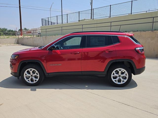 2025 Jeep Compass COMPASS LATITUDE 4X4