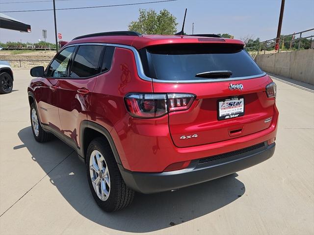 2025 Jeep Compass COMPASS LATITUDE 4X4