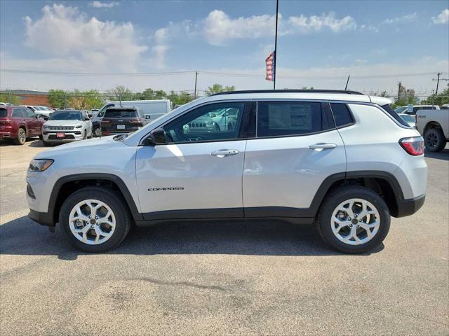2025 Jeep Compass COMPASS LATITUDE 4X4