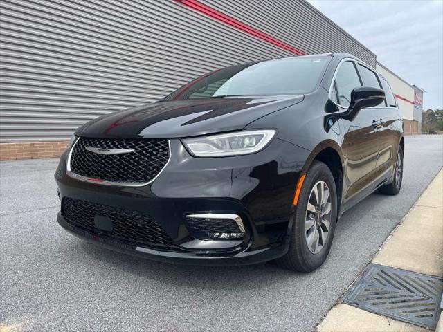 2025 Chrysler Pacifica Hybrid PACIFICA PLUG-IN HYBRID SELECT