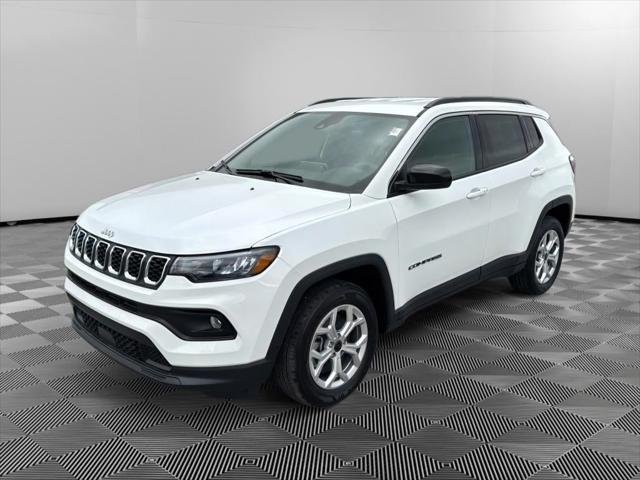2025 Jeep Compass COMPASS LATITUDE 4X4