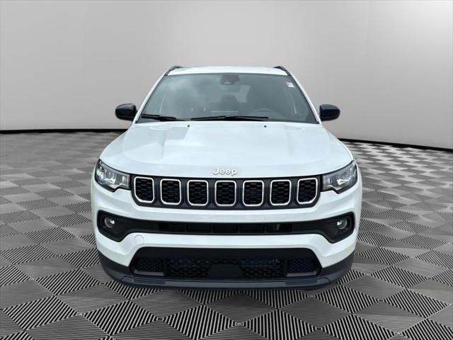 2025 Jeep Compass COMPASS LATITUDE 4X4