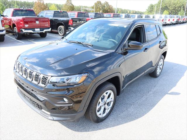 2025 Jeep Compass COMPASS LATITUDE 4X4