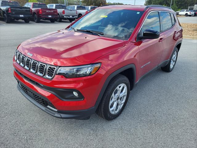 2025 Jeep Compass COMPASS LATITUDE 4X4